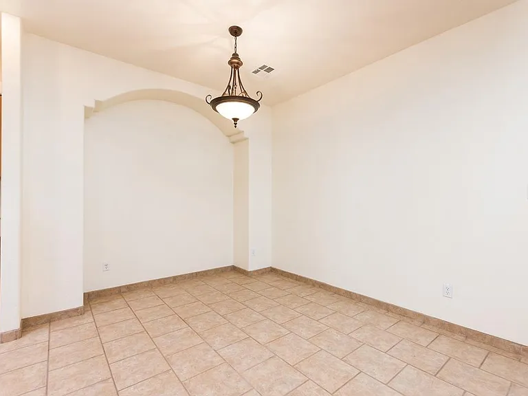 2375 Saturn Cir — Photo 10