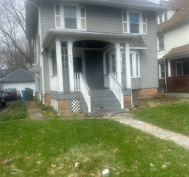 1st image of 907 Dewey Ave