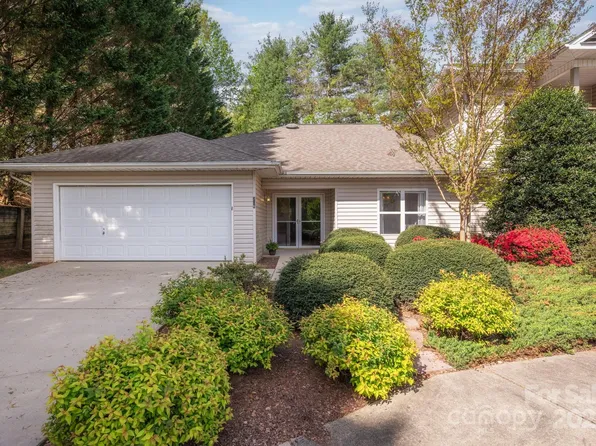 206 Carrington Pl, Arden, NC 28704