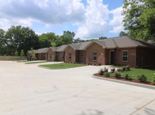 321 4th St APT J, Chandler, TX 75758