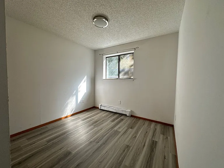 157-169 N Laguna St — Photo 23