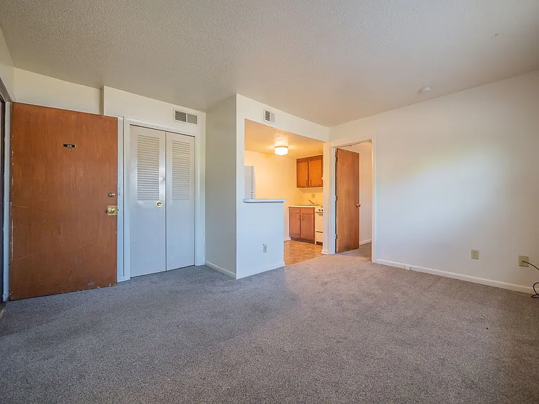 Campus View Apartments — Photo 5