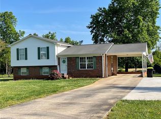 170 Crescent Dr, Lexington, NC 27292