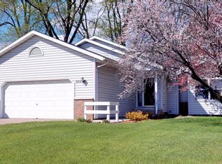 1909 Esther Dr, Onalaska, WI 54650