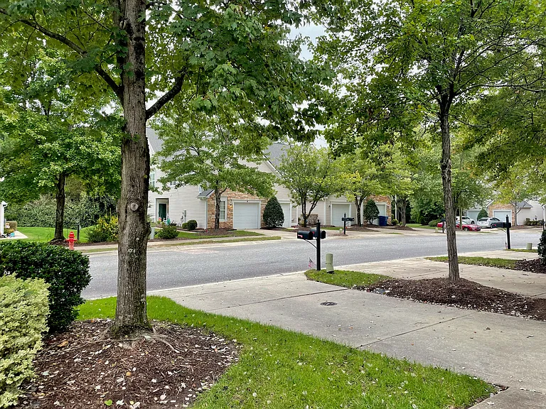 112 Student Pl — Photo 34