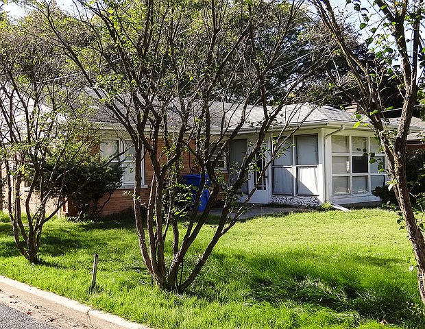 2nd image of 7019 N Hiawatha Ave