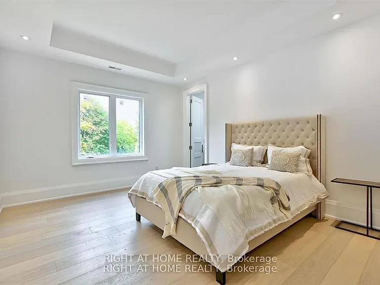 27 Hurlingham Cres — Photo 33