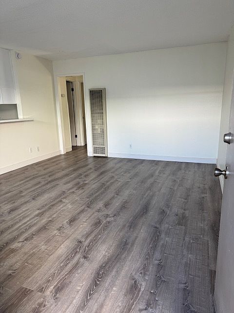 1st image of 1382 Loma Ave APT 3