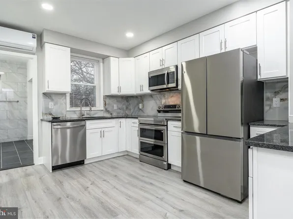 5208 Glenloch St, Philadelphia, PA 19124