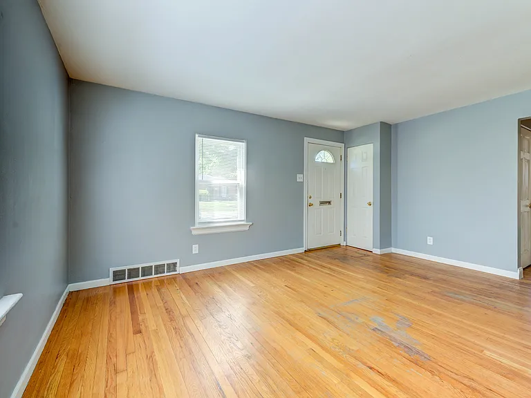 7865 Wayne Ave — Photo 4