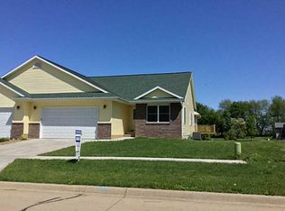 309 Wolfe Ln NE #B, Mount Vernon, IA 52314