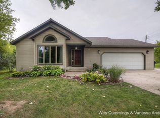 271 E Beech St, Cedar Springs, MI 49319