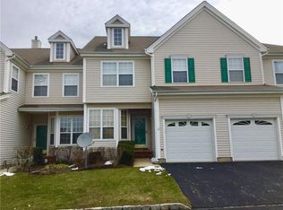 12 Straton Ct #1302, Parlin, NJ 08859