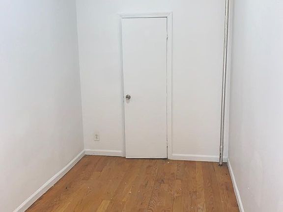 3rd image of 1724 Amsterdam Ave APT 2FS