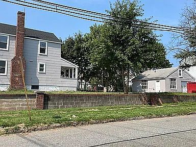 1st image of 402 N Park Ave