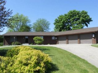 1311 Circle Dr, Aplington, IA 50604