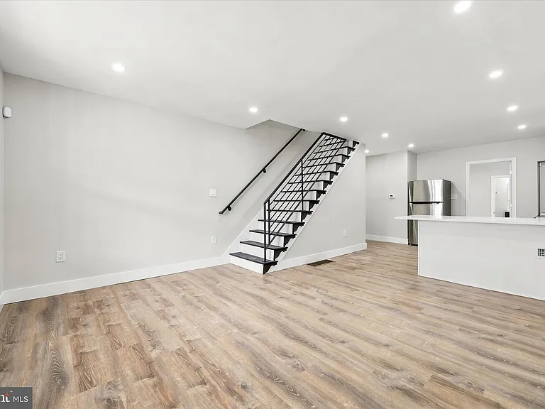 2310 Tasker St — Photo 2