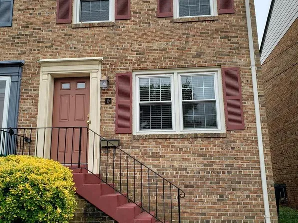 19 E Myrtle St, Alexandria, VA 22301