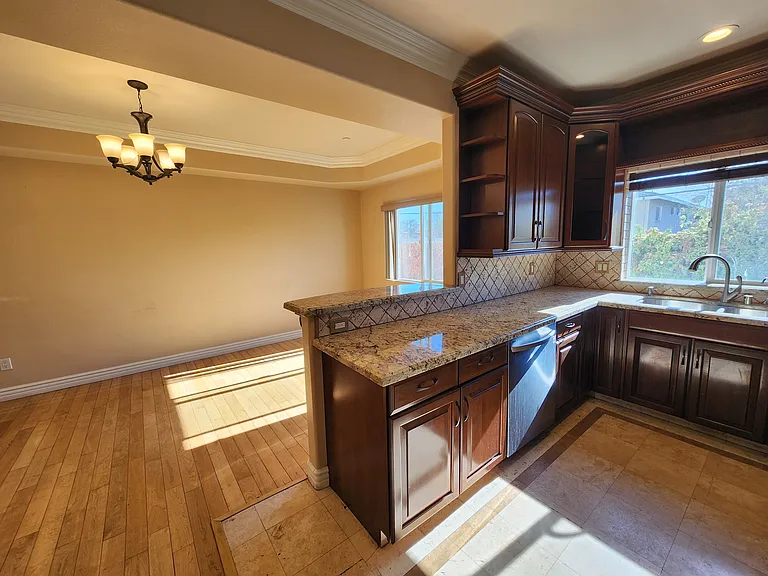 13620 Valerio St #10 — Photo 17
