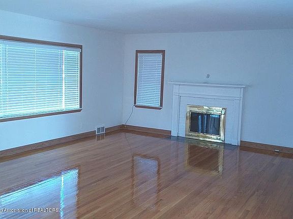 2nd image of 411 W Saginaw St