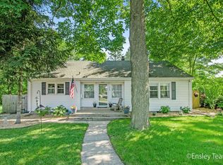 428 Allegan St, Plainwell, MI 49080