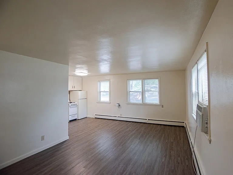State Street Apartments — Photo 23