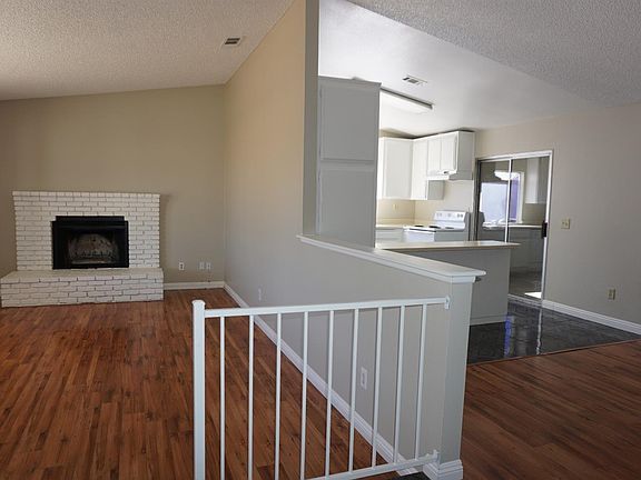 5th image of 3860 Capella Dr