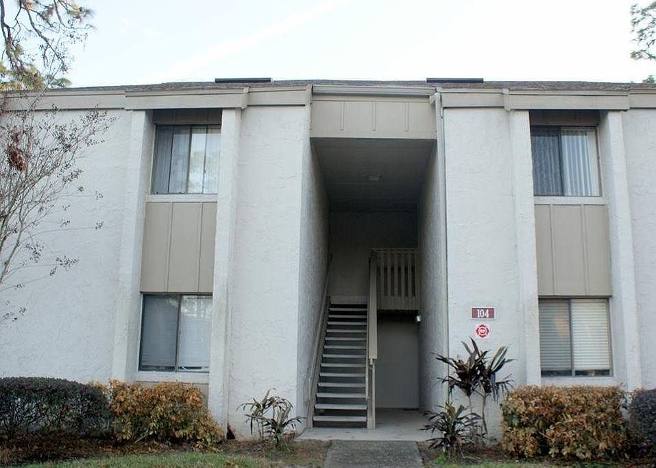 1st image of 104 Springwood Cir APT D