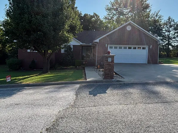 707 Rebecca St, Berryville, AR 72616