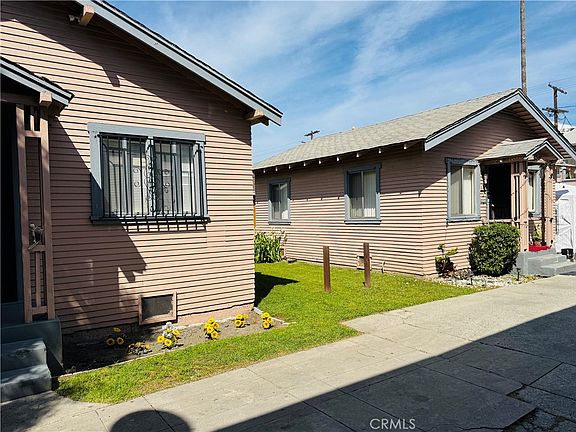 3rd image of 613 W 80th St