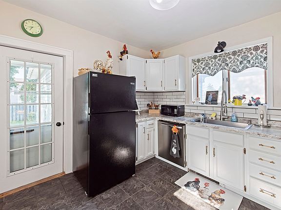 5th image of 1423 Grant St