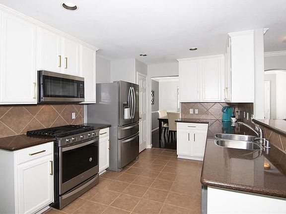 5th image of 2922 Winslow Forest Ln