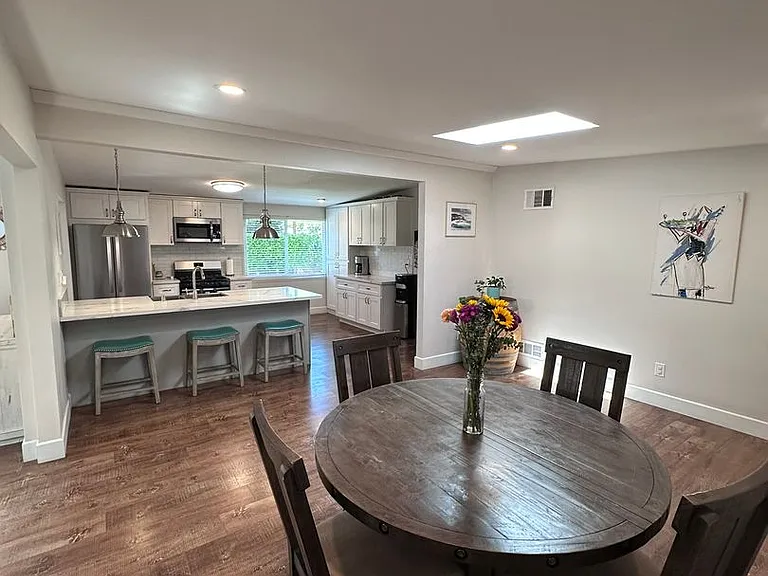 1210 Hemlock Ave — Photo 9