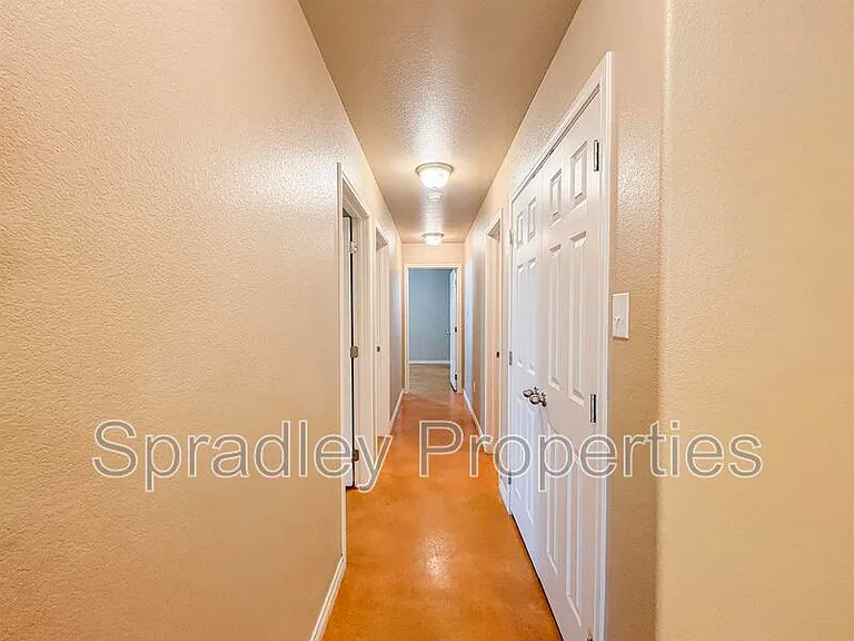 1574 Brady Way — Photo 6