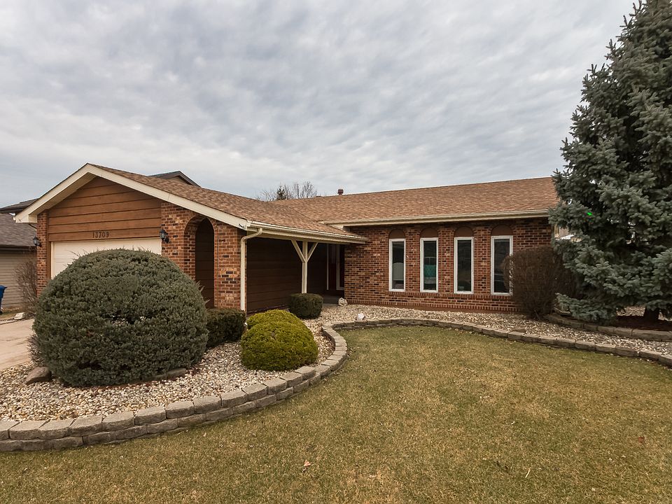 1st image of 13709 W Cedarbend Dr