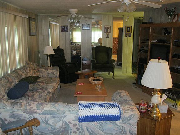 5th image of 215 Aspen Cir
