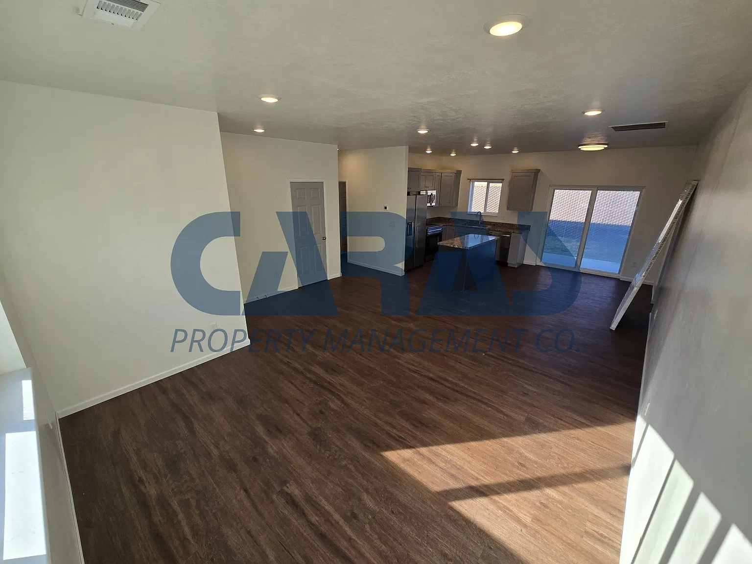 3 bed, 1236 sqft, $1,900 — Photo 4