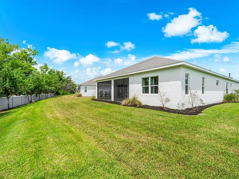 13744 Old Creek Ct — Photo 33