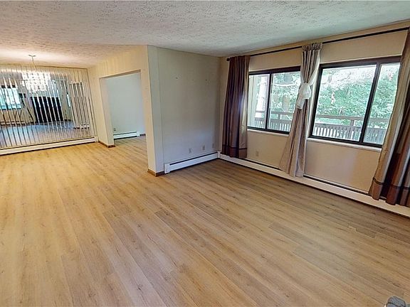5th image of 591 Meredith Ln