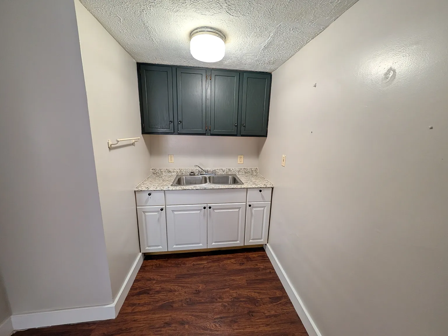 235 Maud Avenue - Unit 1 — Photo 3