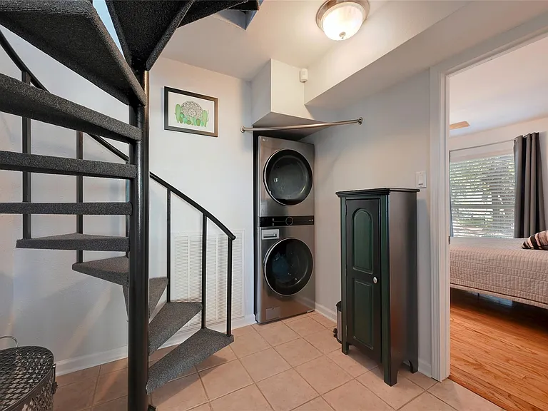2437 Crosswind Dr — Photo 14