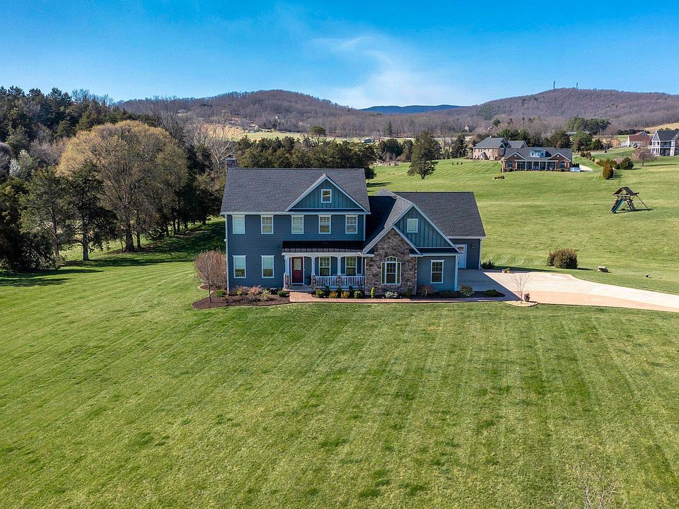 1st image of 170 Woods Edge Dr