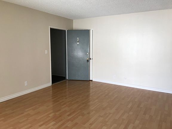 2nd image of 3722 Greenfield Ave