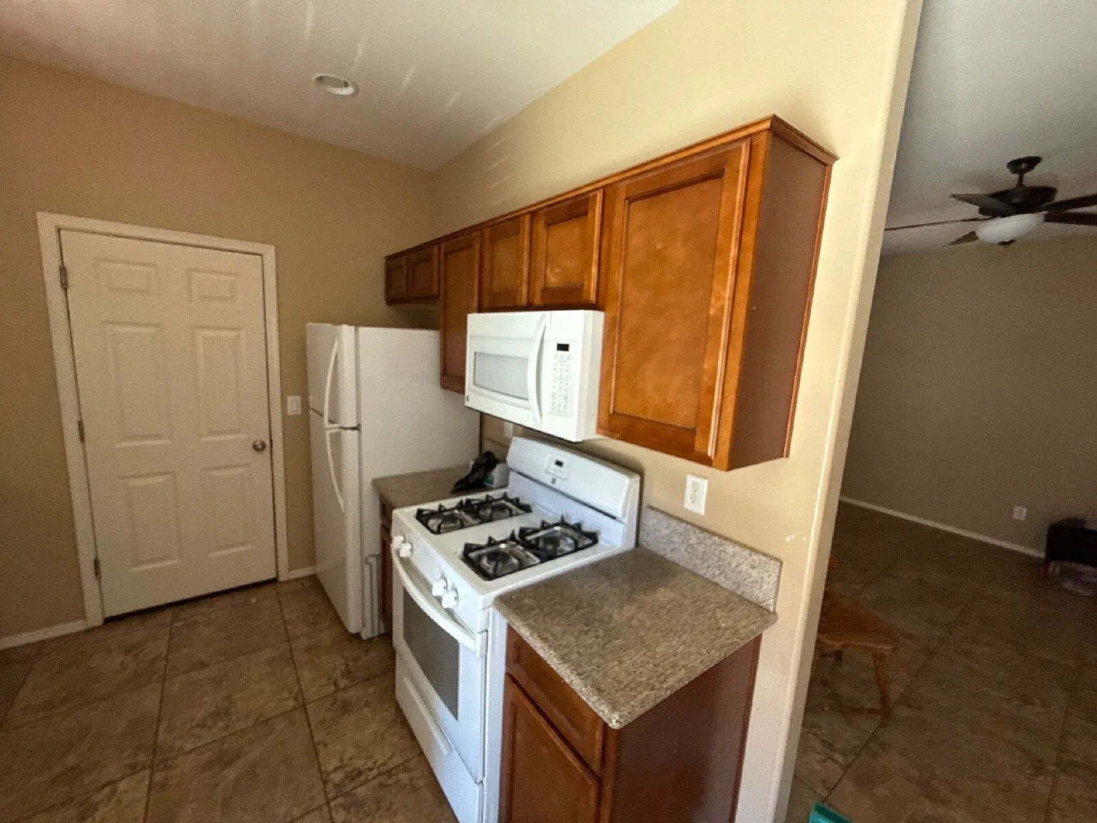 2 bed, 2.0 bath, 1050 sqft, $1,650 — Photo 4