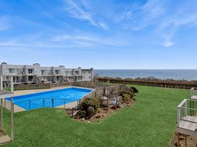 707 Old Montauk Hwy