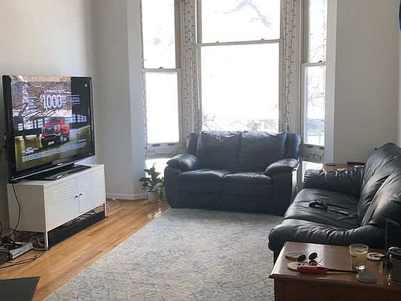 2nd image of 1746 N Wells St #3N