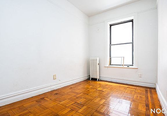 4th image of 411 Saint Johns Pl APT 3