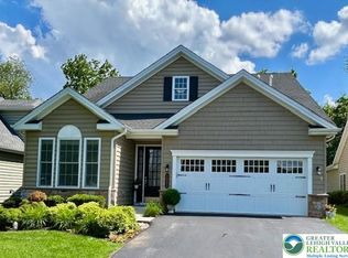 1051 Resolution Dr, Bethlehem, PA 18017