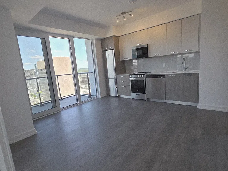 75 James St S #2214 — Photo 2