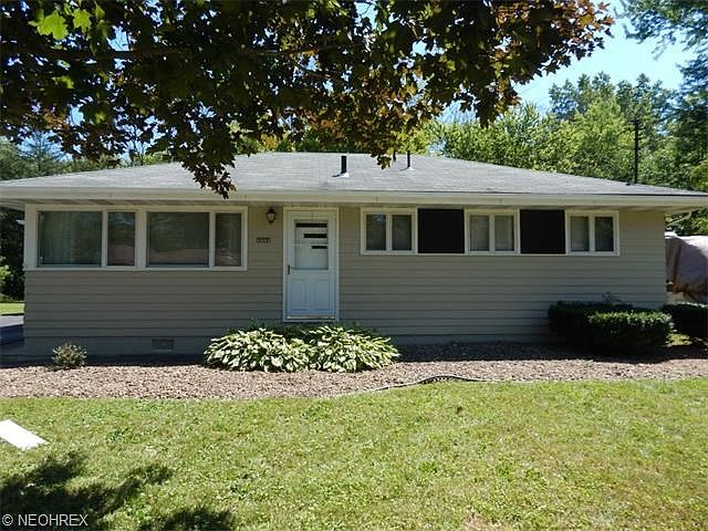 1st image of 4444 Stoneybrook Dr SE
